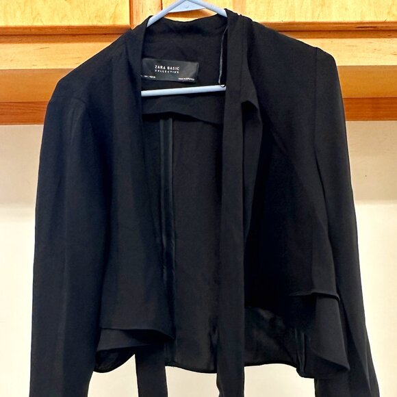 Black Blazer with cute tie detail in front Size L - Picture 1 of 5